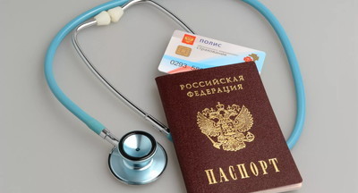 В Госдуме предложили оплачивать труд медработников школ через ОМС