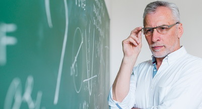 Большинство учителей решили работать на пенсии из-за нехватки доходов