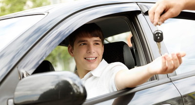 В Госдуме предложили разрешить управление автомобилем с 16 лет