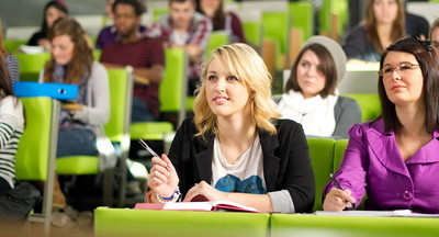 Власти Москвы заявили о продолжении очного обучения в школах и вузах