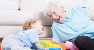 Пенсионерам предложили открывать частные ясли