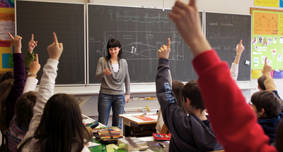 В Италии закрывают школы, чтобы вакцинировать учителей