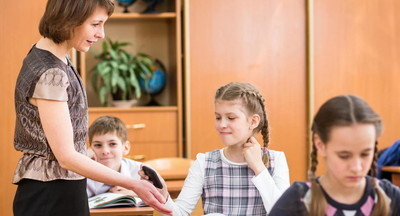 Будут ли московские школьники складывать в коробку телефоны перед уроком