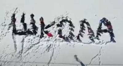 В Татарстане дети составили собой слово «школа» на снегу, чтобы для них построили школу