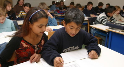 Учеников старшей школы в Греции обязали делать тест на коронавирус дважды в неделю