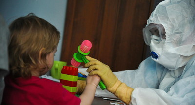 Врачи предупредили о развитии инсульта у перенесших COVID-19 детей