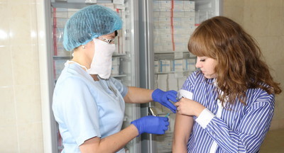 Минобрнауки сообщило, что вакцинация студентов вузов от коронавируса является добровольной