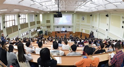 ​Минобрнауки: Вузы должны поддерживать каждого студента