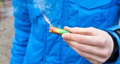 Два подростка получили тяжелые травмы рук при взрыве самодельной петарды под Воронежем