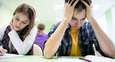 Олег Смолин: Сократить число проверочных работ и увеличить время на освоение нового материала