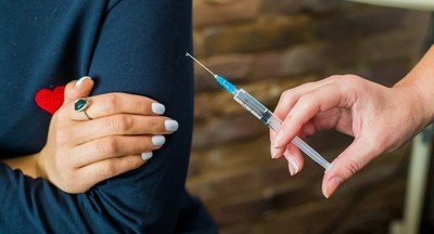 Учителя в Малайзии отказываются от вакцинации, правительство принимает меры