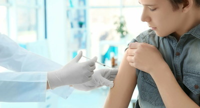 Михаил Мишустин выделил центру Гамалеи более 100 млн рублей на испытания «Спутника V» для подростков