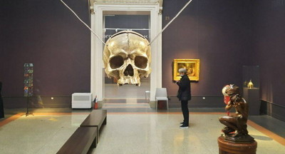 Что за выставка «Бывают странные сближенья» и почему на неё может быть очень полезно пойти с учениками?