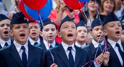 Директор чувашской гимназии – о пении гимна на уроках: надо значит надо!