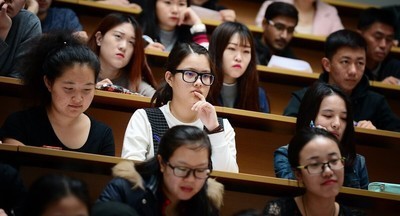 В Китае не стали переносить вступительные экзамены в вузы из-за COVID-19