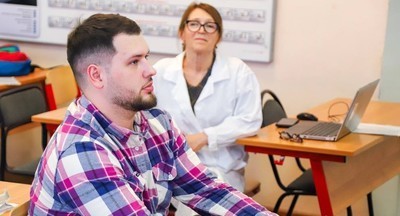 «Безопаснее натаскать на минимум, чтобы избежать двоечников. Я такую тактику не приемлю, наверное, от этого и страдаю»