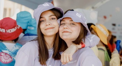 Фестиваль двойняшек, поход на Пидан и «Битва хоров»