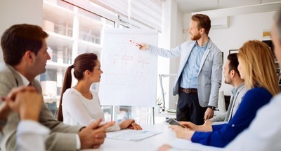 «Задача не в отмене устаревших форм, а в расширении демократического участия и развитии сотрудничества между школами, учеными и работодателями»