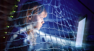 23% заявок в друзья в соцсетях дети получают от взрослых пользователей