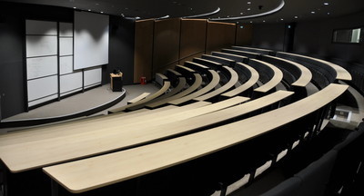 Депутат в Албании призвала педагогов следовать долгу ученого и не бойкотировать занятия