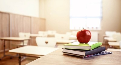 Учителей в школах по-прежнему не хватает