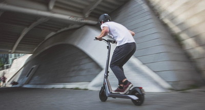 Детский омбудсмен предложила снизить скорость электросамокатов для детей до 20 км/ч