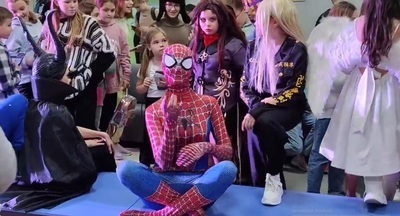 В московской школе № 2120 прошло костюмированное «Косплей-дефиле»