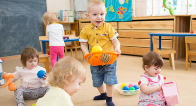 К концу 2023 года все дети младше трех лет будут обеспечены местами в яслях