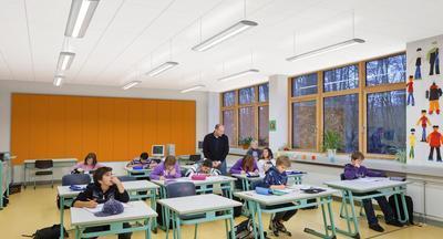 Владимир Путин разрешил повышать статус школ и детсадов