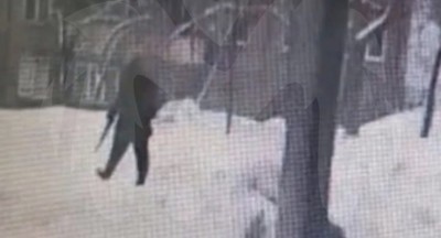 Школы и детсады Железногорска закрывают из-за сообщения о мужчине с оружием