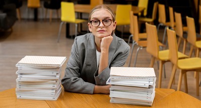 Министр просвещения выступил против привязки премий учителей к результатам ЕГЭ