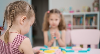 В Госдуме предложили ставить в очередь в детсад автоматически после рождения ребенка