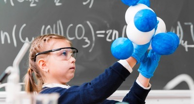 Российская школа переходит от «уроков» к «экспериментам»: 37% школьников рассматривают карьеру в науке