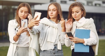 Подросткам законодательно запретили вести соцсети в Австралии