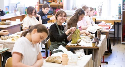 Зачем в мастерской керамики слушать аудиокниги