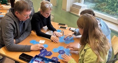 Равный – равному: история одной московской школы, где наставничество стало взаимным обогащением Равный – равному: история одной московской школы, где наставничество стало взаимным обогащением